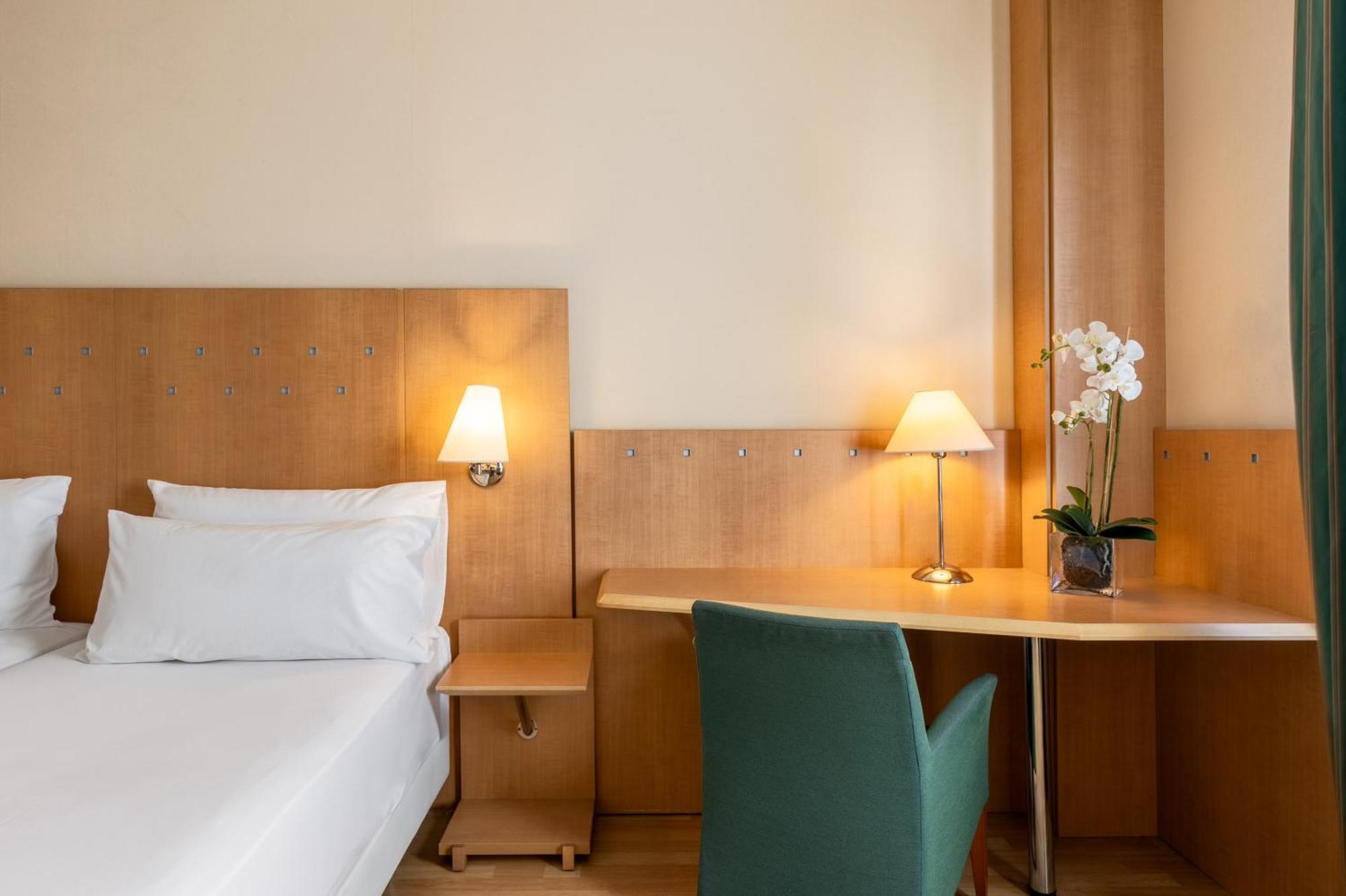 Crisol Leganes Hotel Exterior photo